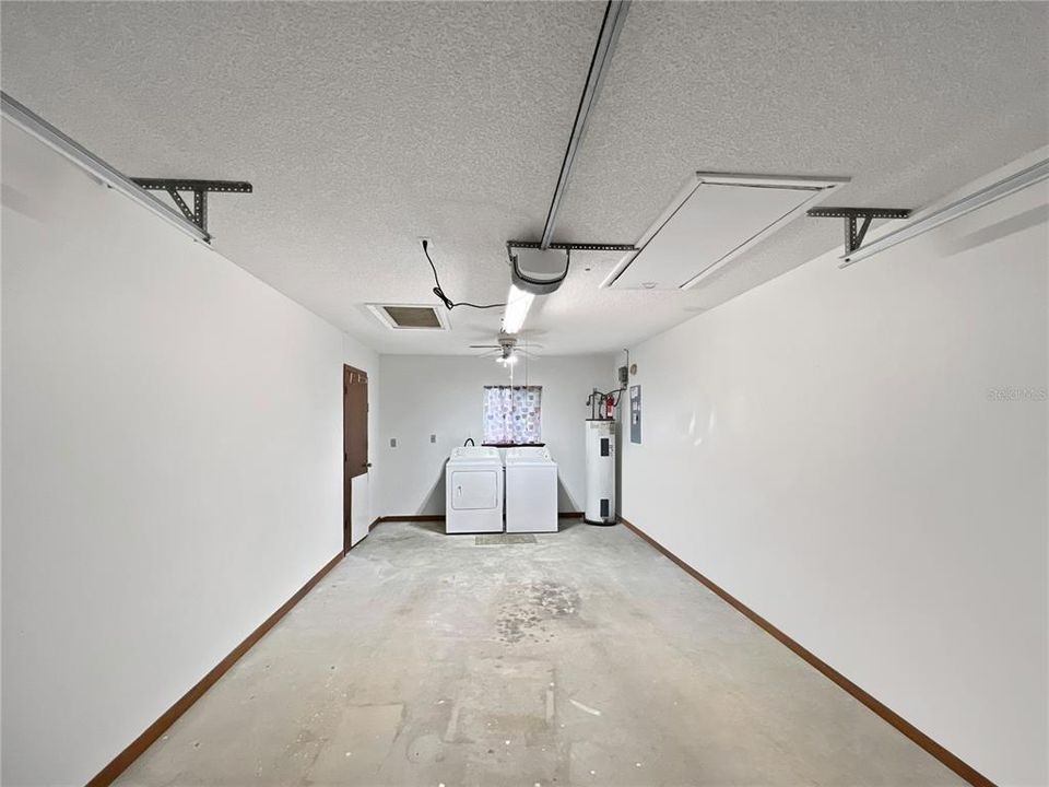 Active With Contract: $169,900 (2 beds, 2 baths, 864 Square Feet)