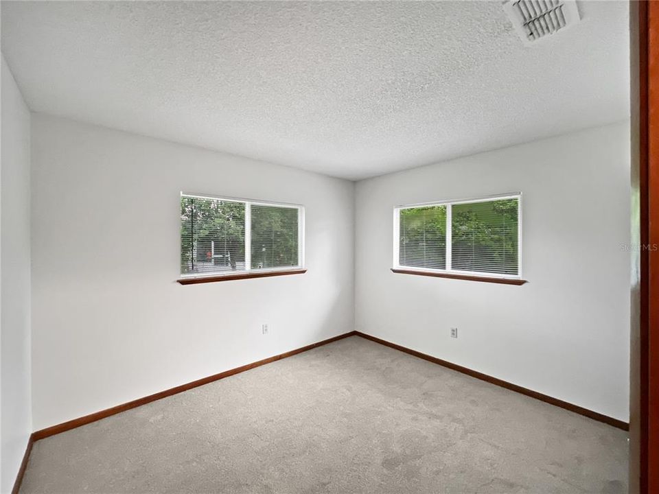 Active With Contract: $169,900 (2 beds, 2 baths, 864 Square Feet)