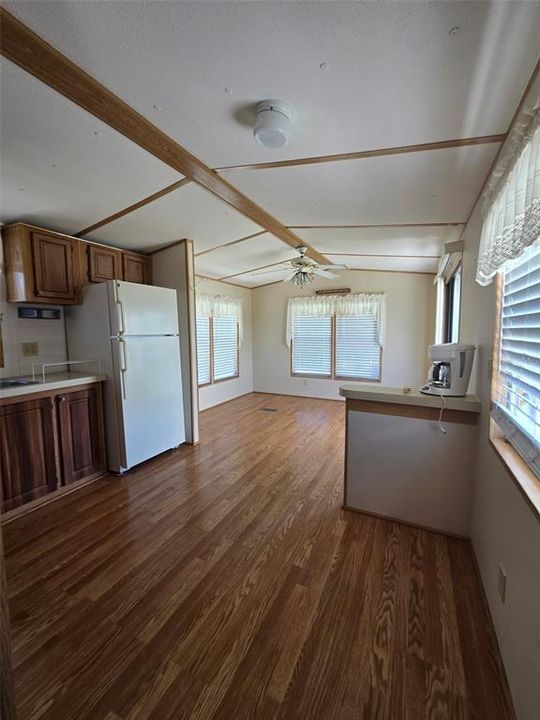 На продажу: $18,000 (1 спален, 1 ванн, 450 Квадратных фут)