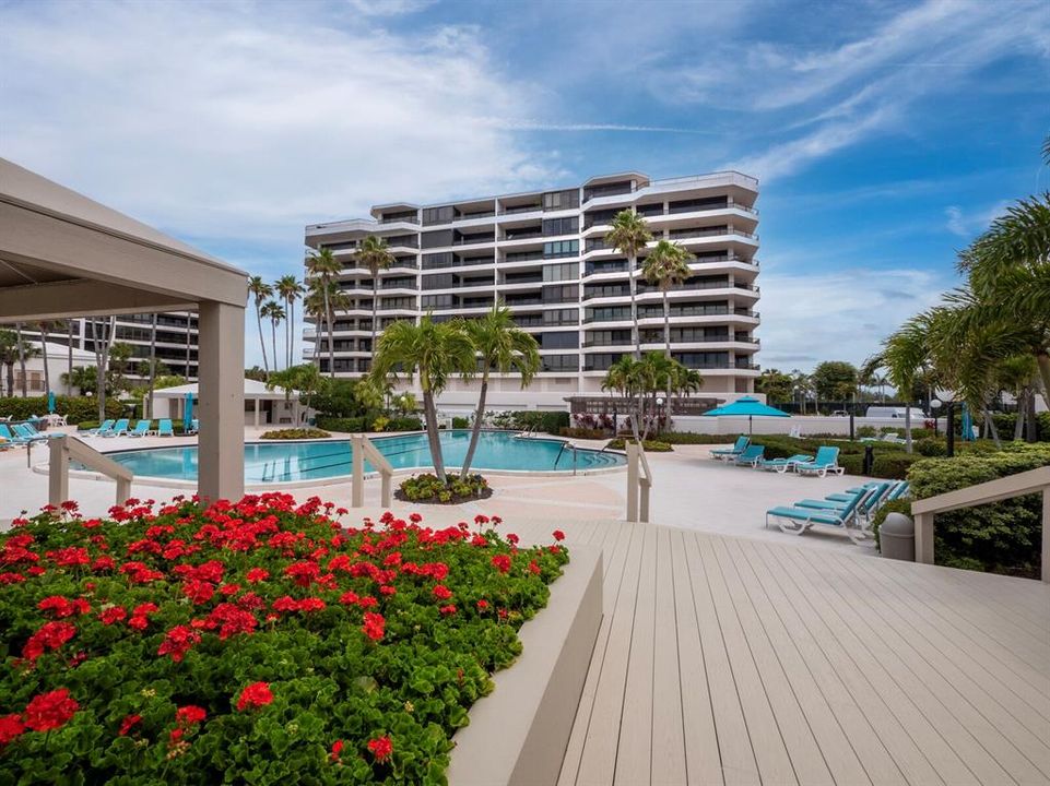 For Sale: $1,799,000 (3 beds, 3 baths, 2375 Square Feet)