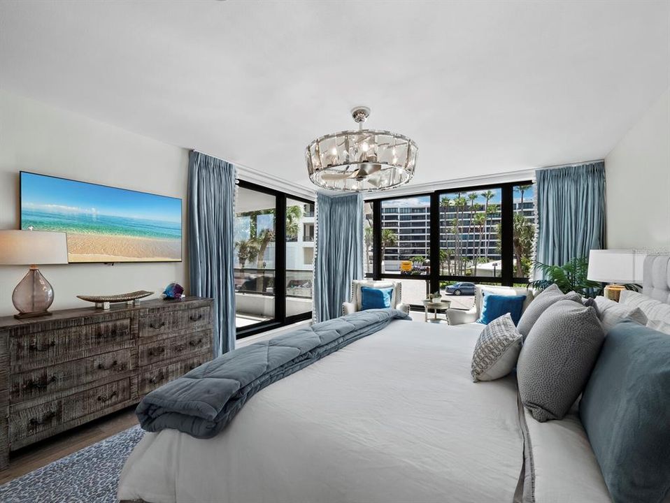 For Sale: $1,799,000 (3 beds, 3 baths, 2375 Square Feet)
