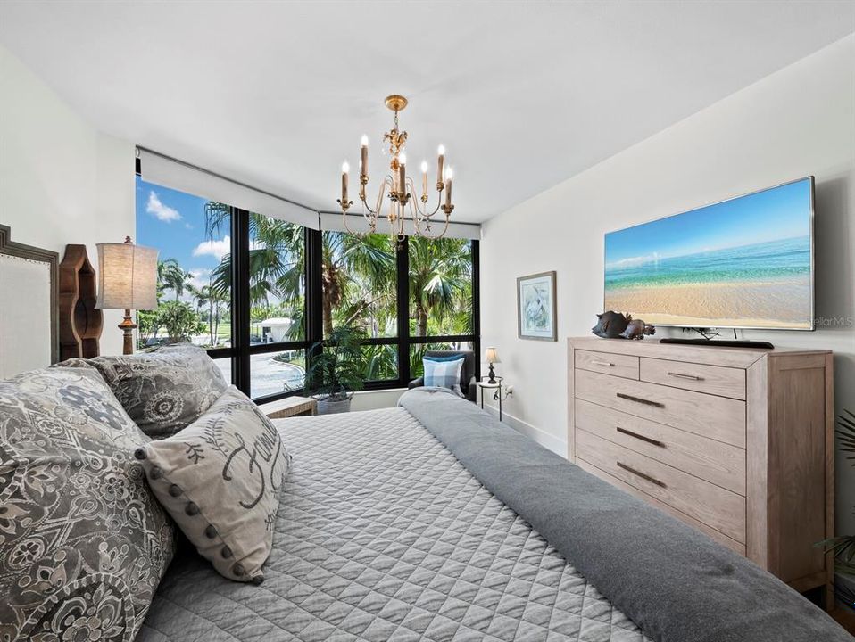 For Sale: $1,799,000 (3 beds, 3 baths, 2375 Square Feet)