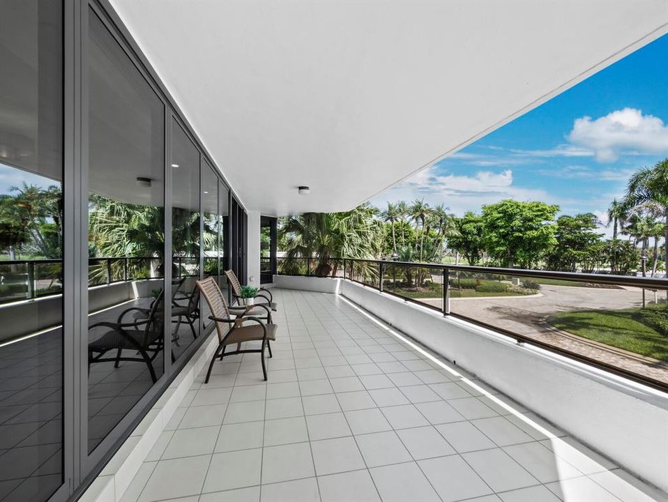 For Sale: $1,799,000 (3 beds, 3 baths, 2375 Square Feet)