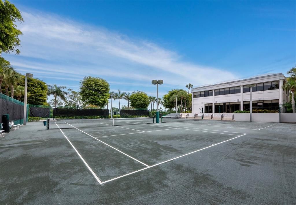For Sale: $1,799,000 (3 beds, 3 baths, 2375 Square Feet)