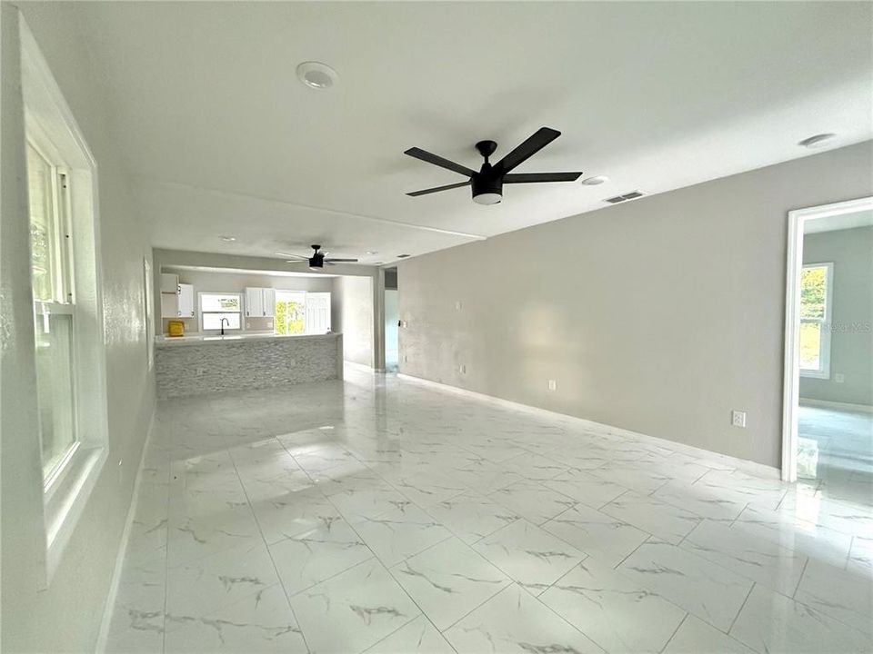 На продажу: $229,000 (3 спален, 2 ванн, 1000 Квадратных фут)