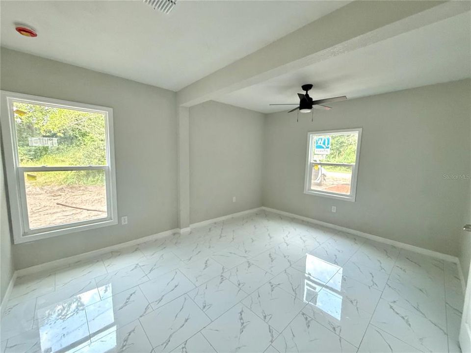 На продажу: $229,000 (3 спален, 2 ванн, 1000 Квадратных фут)