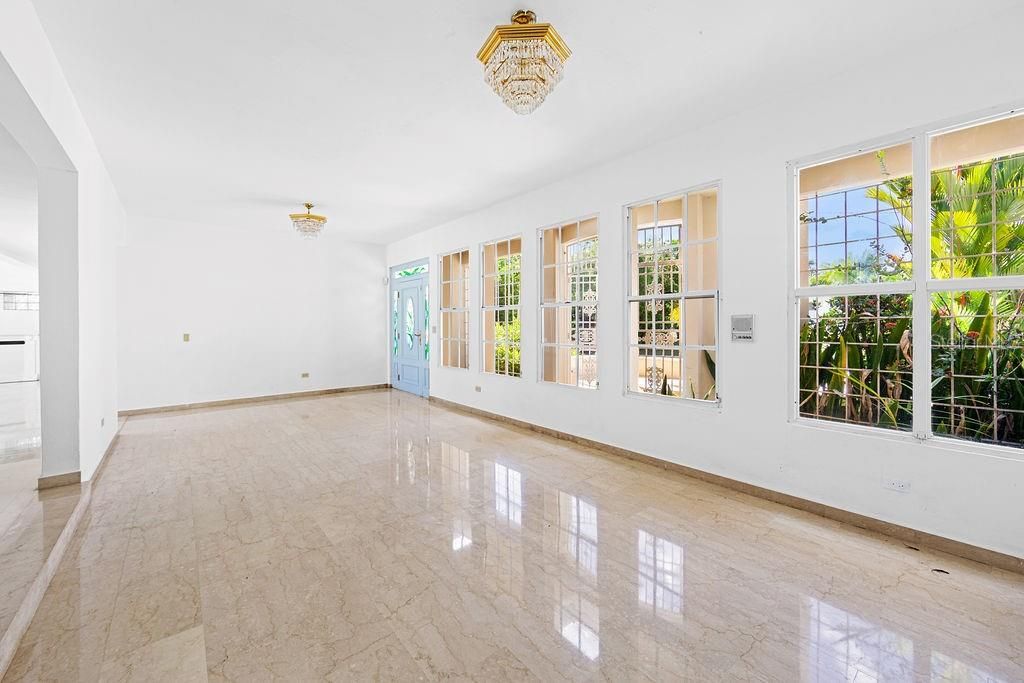 En Venta: $1,600,000 (4 camas, 4 baños, 4202 Pies cuadrados)