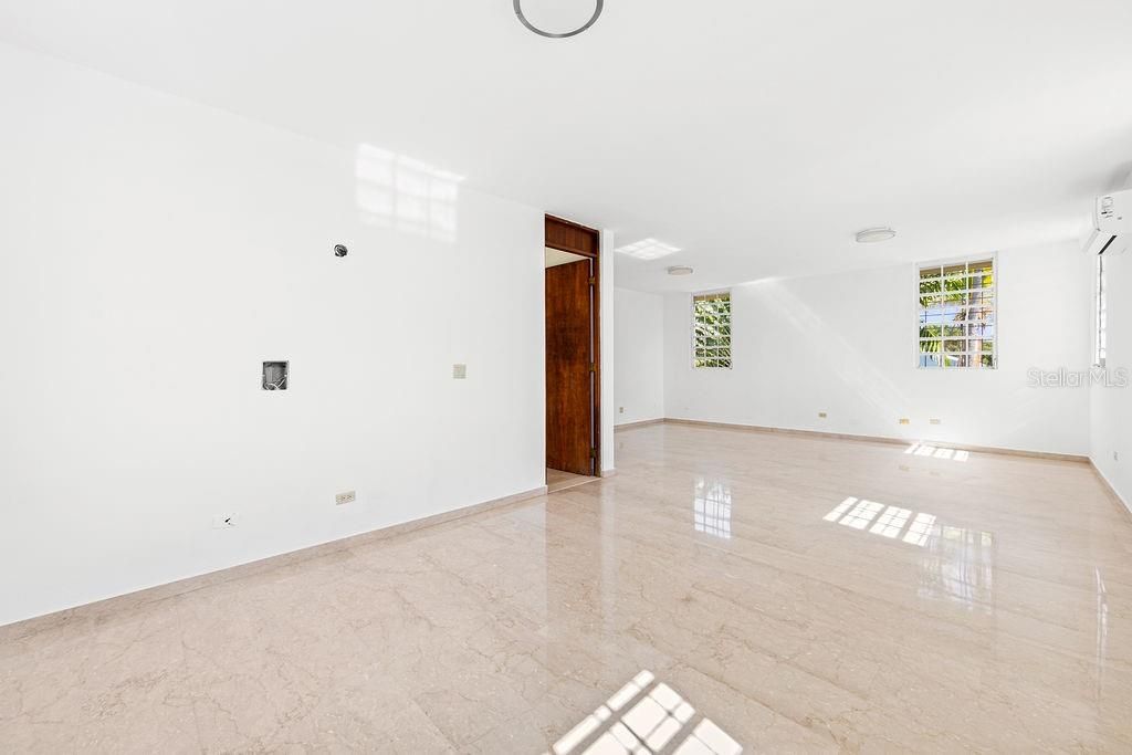 En Venta: $1,600,000 (4 camas, 4 baños, 4202 Pies cuadrados)