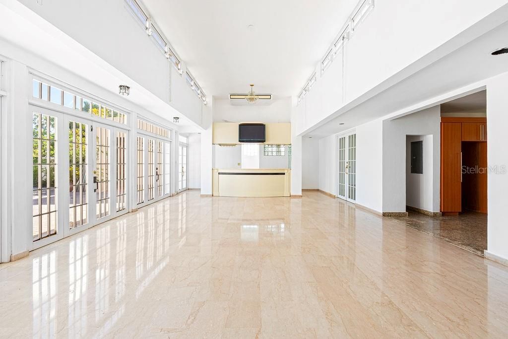 En Venta: $1,600,000 (4 camas, 4 baños, 4202 Pies cuadrados)