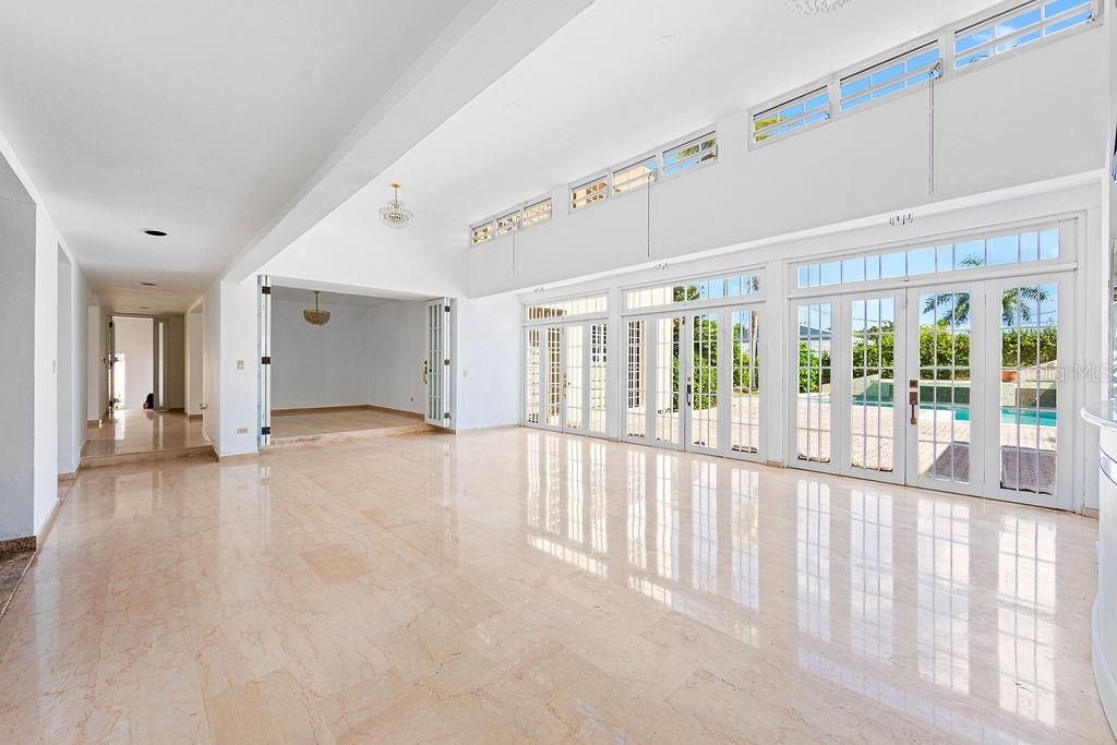 En Venta: $1,600,000 (4 camas, 4 baños, 4202 Pies cuadrados)