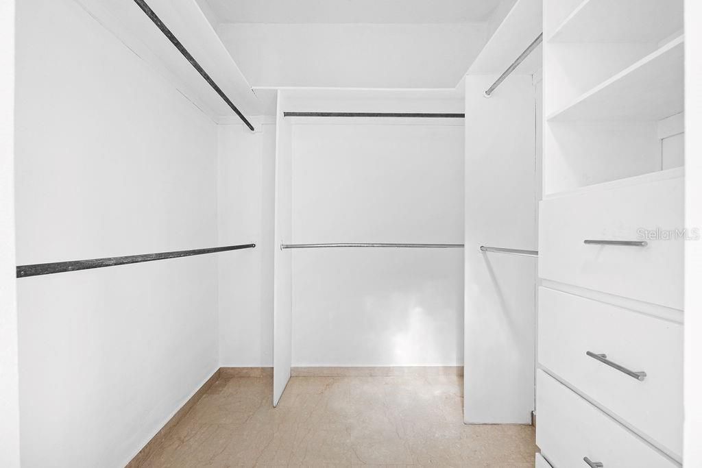 En Venta: $1,600,000 (4 camas, 4 baños, 4202 Pies cuadrados)