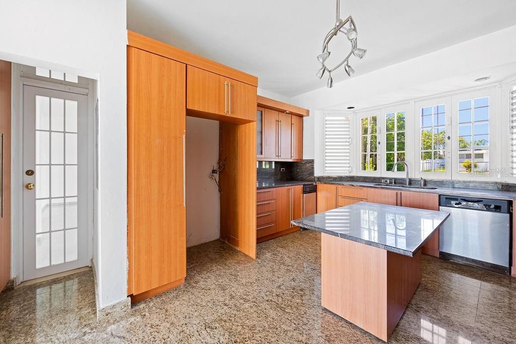 En Venta: $1,600,000 (4 camas, 4 baños, 4202 Pies cuadrados)