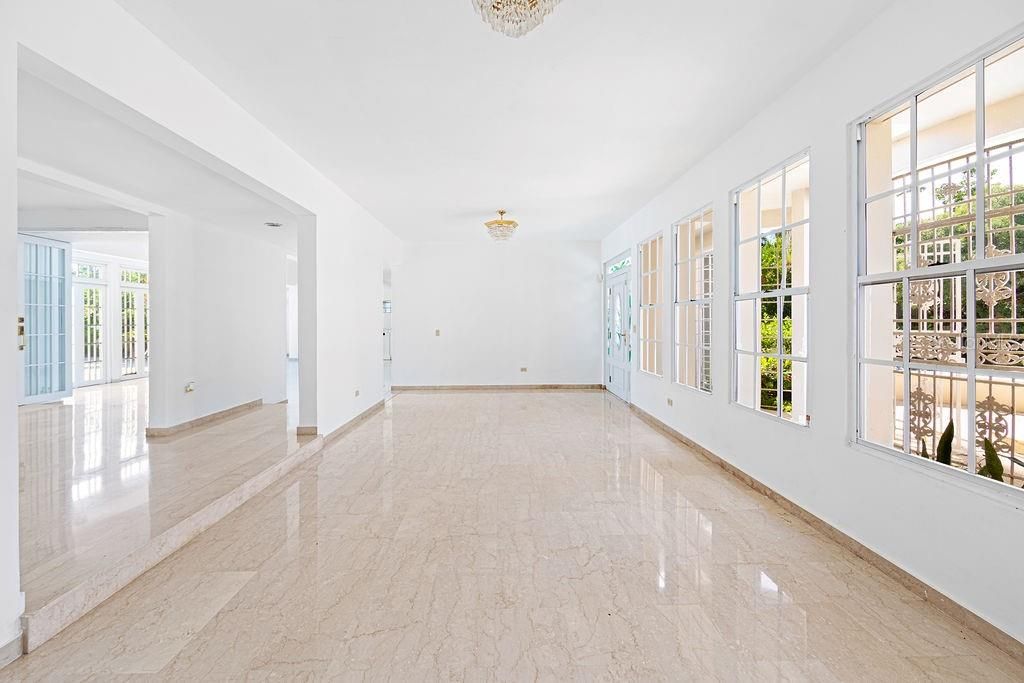 En Venta: $1,600,000 (4 camas, 4 baños, 4202 Pies cuadrados)