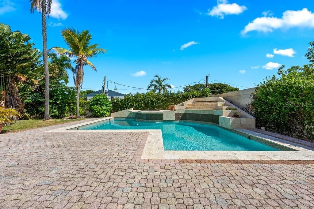 En Venta: $1,600,000 (4 camas, 4 baños, 4202 Pies cuadrados)