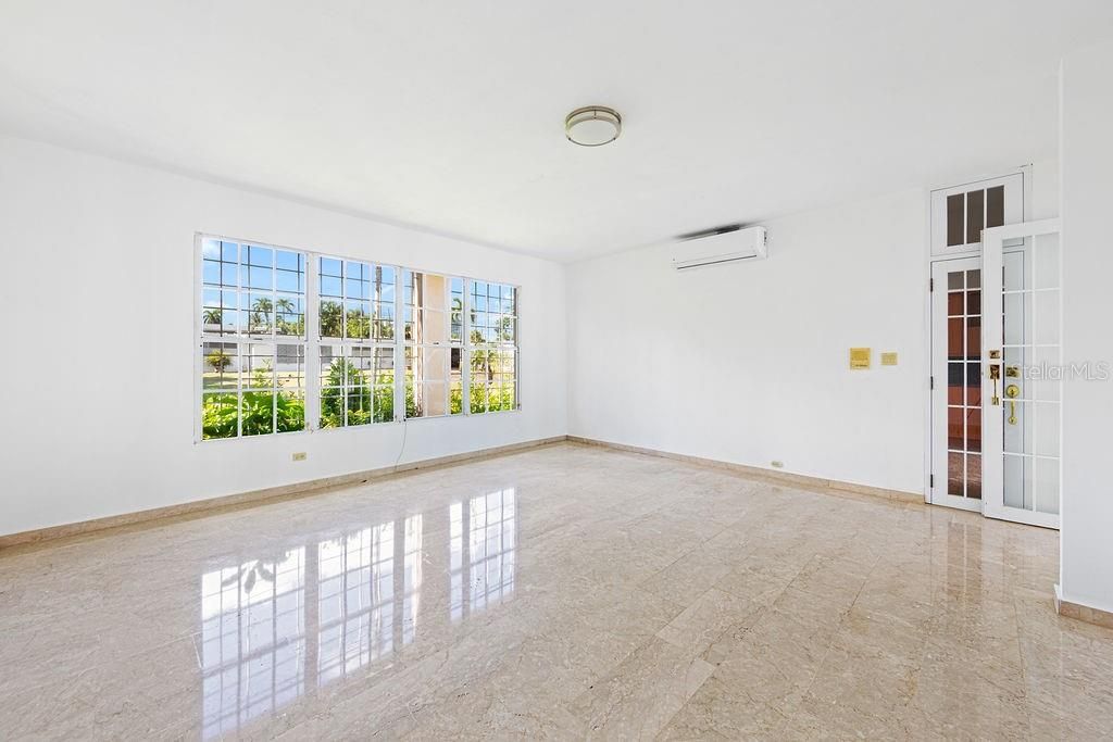 En Venta: $1,600,000 (4 camas, 4 baños, 4202 Pies cuadrados)