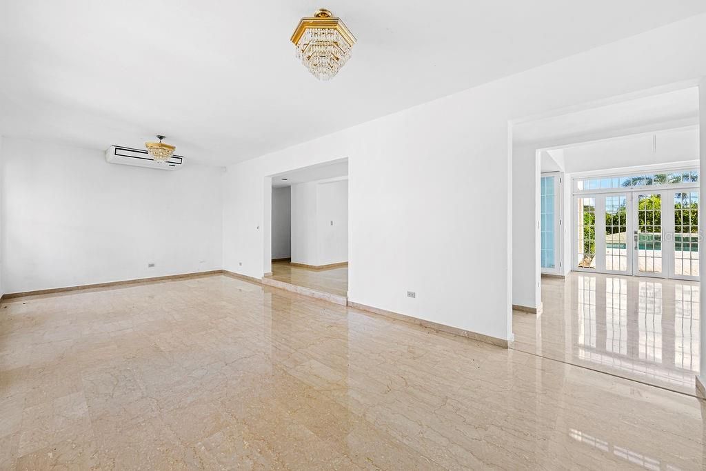 En Venta: $1,600,000 (4 camas, 4 baños, 4202 Pies cuadrados)