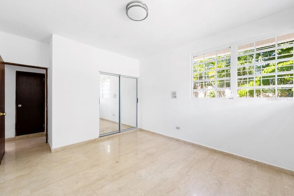 En Venta: $1,600,000 (4 camas, 4 baños, 4202 Pies cuadrados)