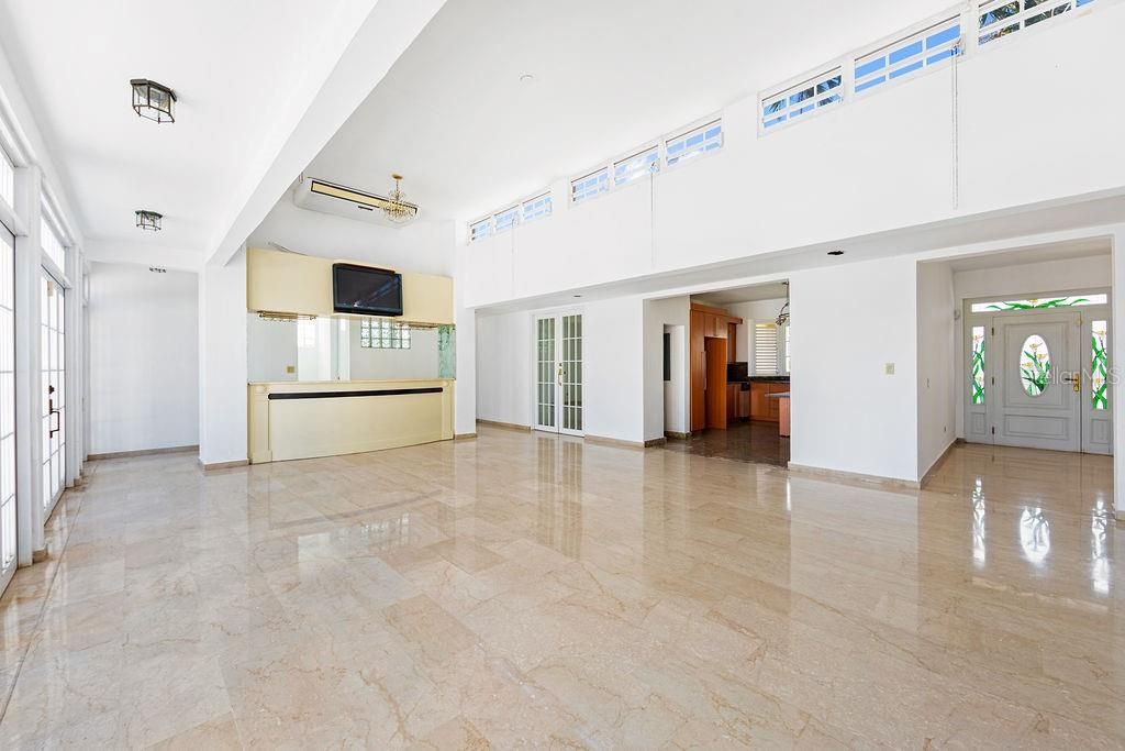 En Venta: $1,600,000 (4 camas, 4 baños, 4202 Pies cuadrados)