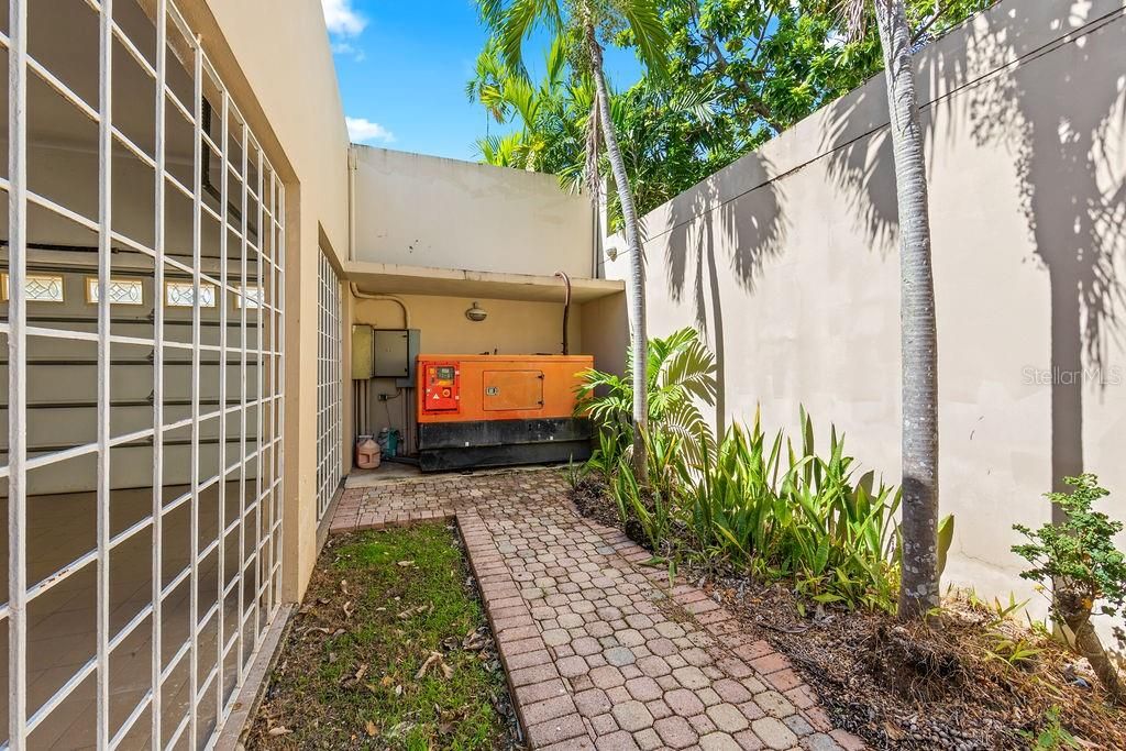 En Venta: $1,600,000 (4 camas, 4 baños, 4202 Pies cuadrados)