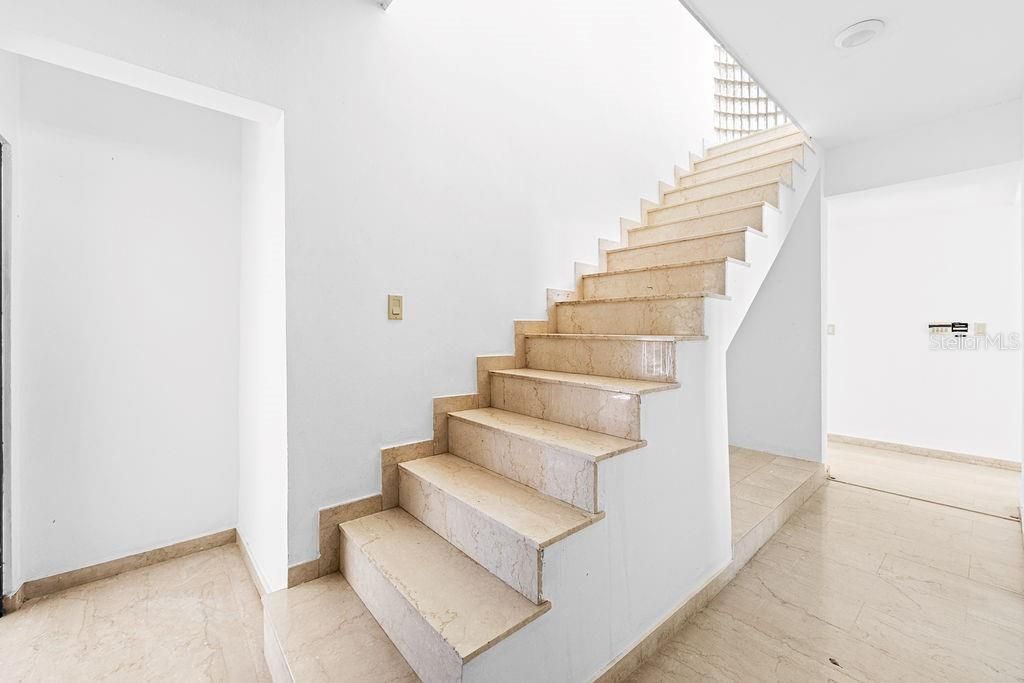 En Venta: $1,600,000 (4 camas, 4 baños, 4202 Pies cuadrados)