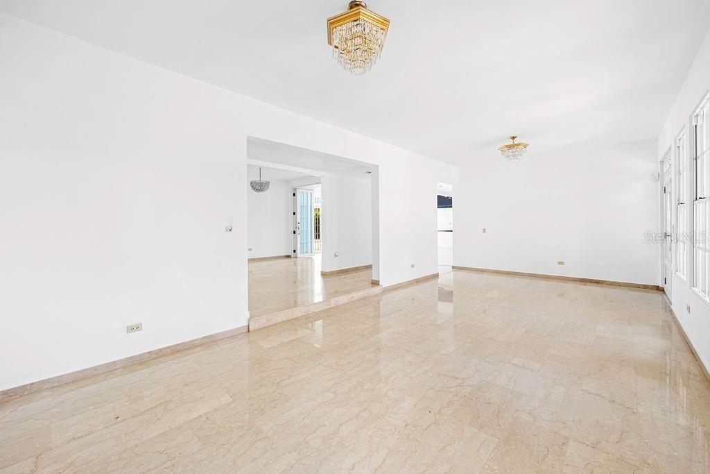 En Venta: $1,600,000 (4 camas, 4 baños, 4202 Pies cuadrados)