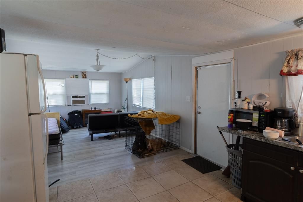 For Sale: $110,000 (2 beds, 0 baths, 672 Square Feet)