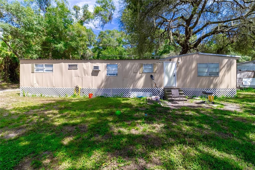 For Sale: $110,000 (2 beds, 0 baths, 672 Square Feet)