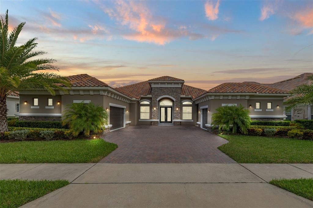 合同活跃: $1,295,000 (4 贝兹, 3 浴室, 3364 平方英尺)