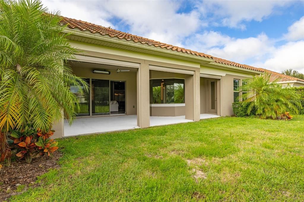 合同活跃: $1,295,000 (4 贝兹, 3 浴室, 3364 平方英尺)