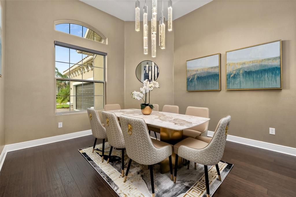 合同活跃: $1,295,000 (4 贝兹, 3 浴室, 3364 平方英尺)