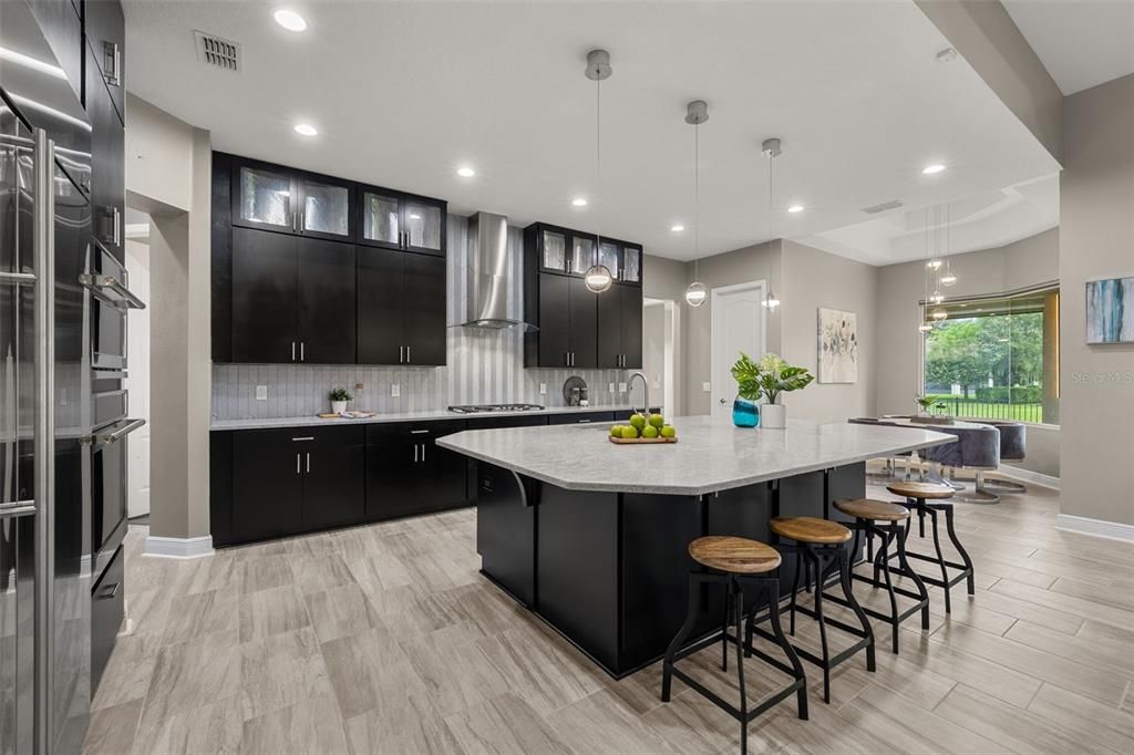 合同活跃: $1,295,000 (4 贝兹, 3 浴室, 3364 平方英尺)