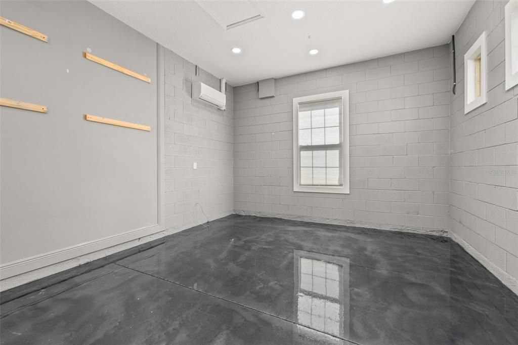 合同活跃: $1,295,000 (4 贝兹, 3 浴室, 3364 平方英尺)