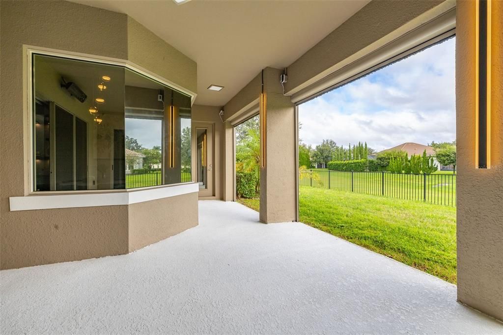 合同活跃: $1,295,000 (4 贝兹, 3 浴室, 3364 平方英尺)