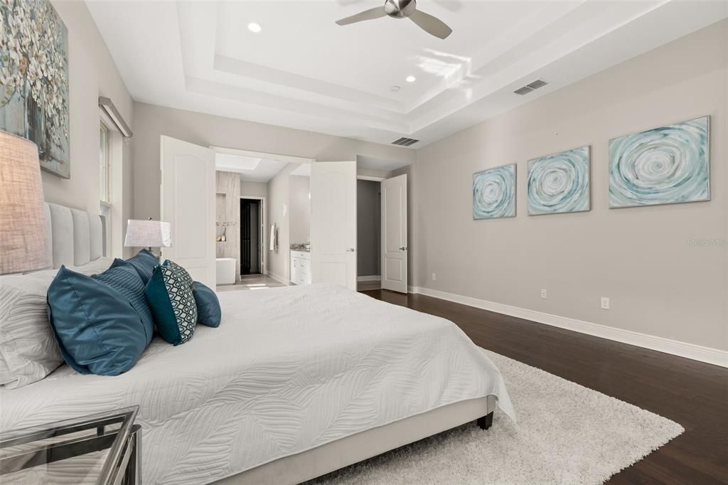 合同活跃: $1,295,000 (4 贝兹, 3 浴室, 3364 平方英尺)