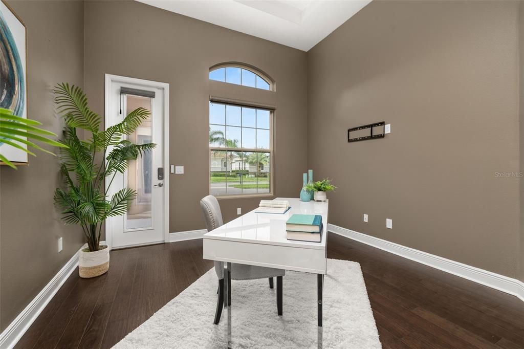 合同活跃: $1,295,000 (4 贝兹, 3 浴室, 3364 平方英尺)