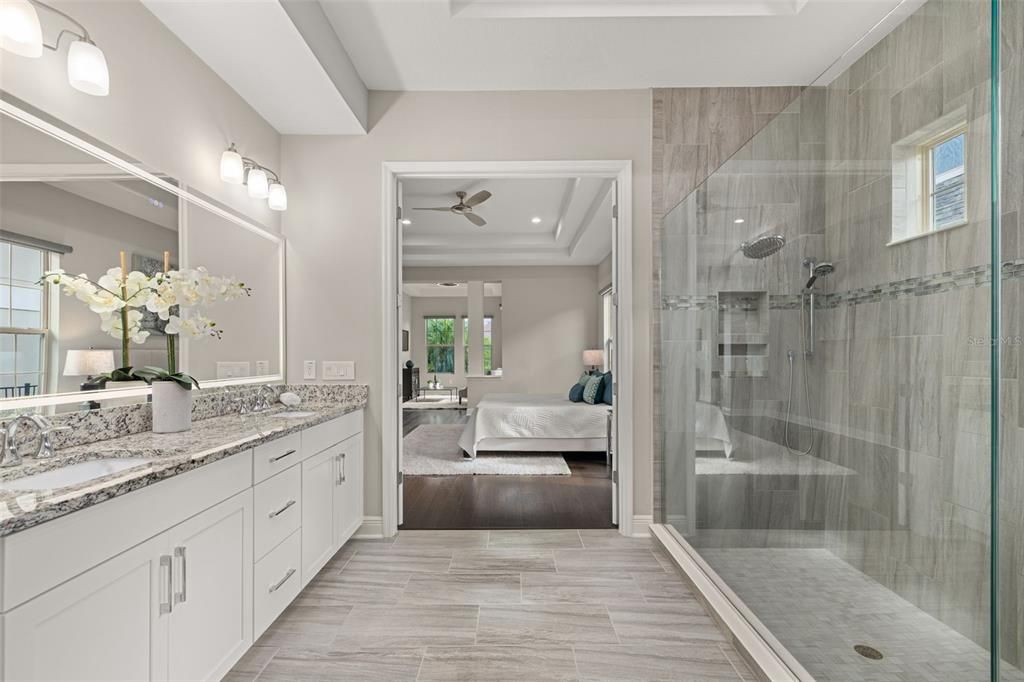 合同活跃: $1,295,000 (4 贝兹, 3 浴室, 3364 平方英尺)