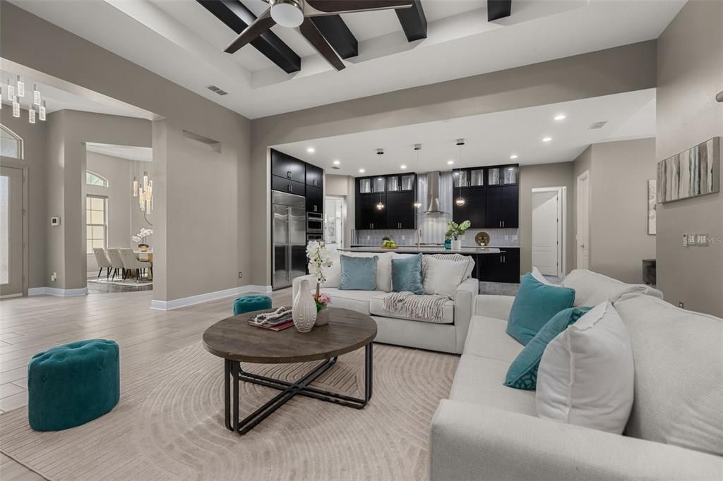 合同活跃: $1,295,000 (4 贝兹, 3 浴室, 3364 平方英尺)