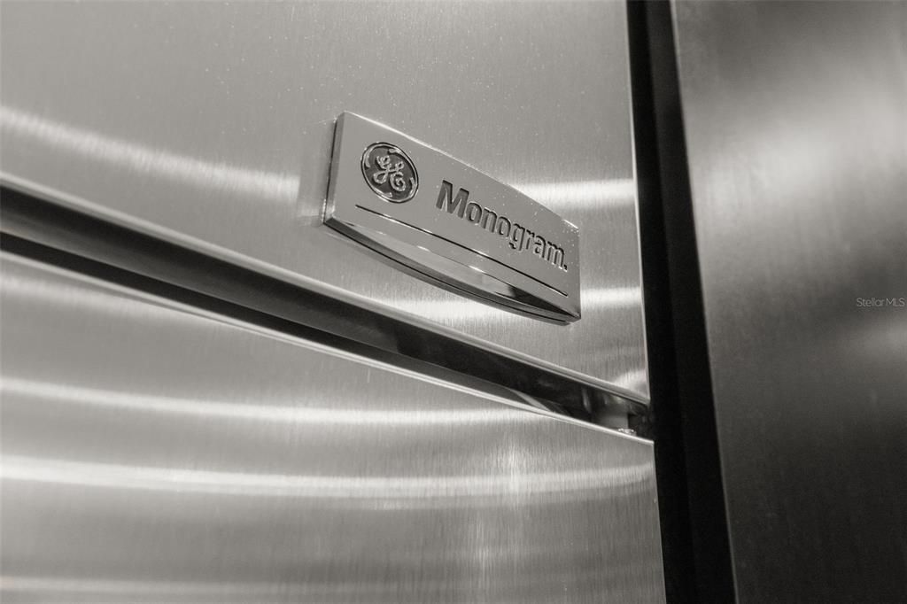 合同活跃: $1,295,000 (4 贝兹, 3 浴室, 3364 平方英尺)