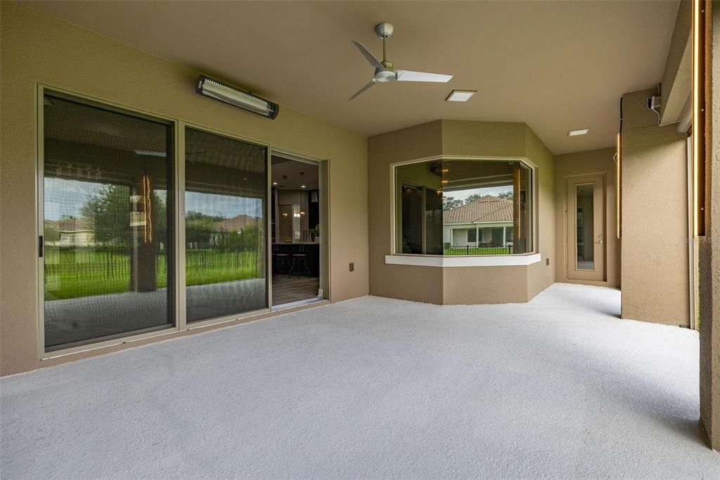 合同活跃: $1,295,000 (4 贝兹, 3 浴室, 3364 平方英尺)