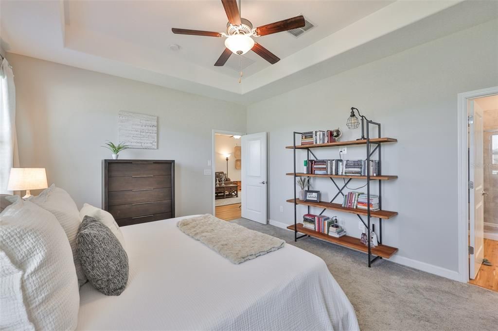 На продажу: $427,000 (4 спален, 3 ванн, 2057 Квадратных фут)