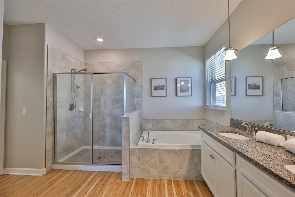 На продажу: $427,000 (4 спален, 3 ванн, 2057 Квадратных фут)