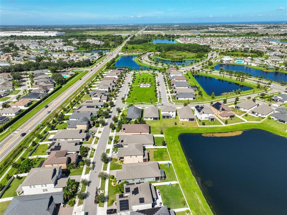 На продажу: $427,000 (4 спален, 3 ванн, 2057 Квадратных фут)