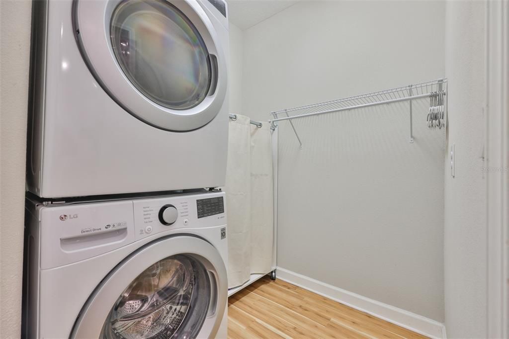 На продажу: $427,000 (4 спален, 3 ванн, 2057 Квадратных фут)