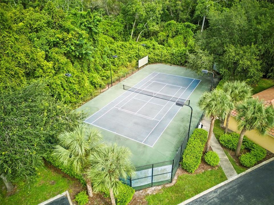 На продажу: $230,000 (4 спален, 2 ванн, 1372 Квадратных фут)