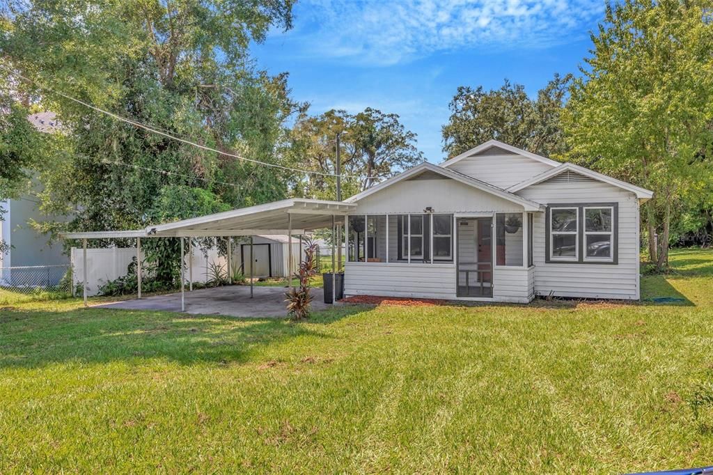 最近售出: $220,000 (2 贝兹, 1 浴室, 786 平方英尺)