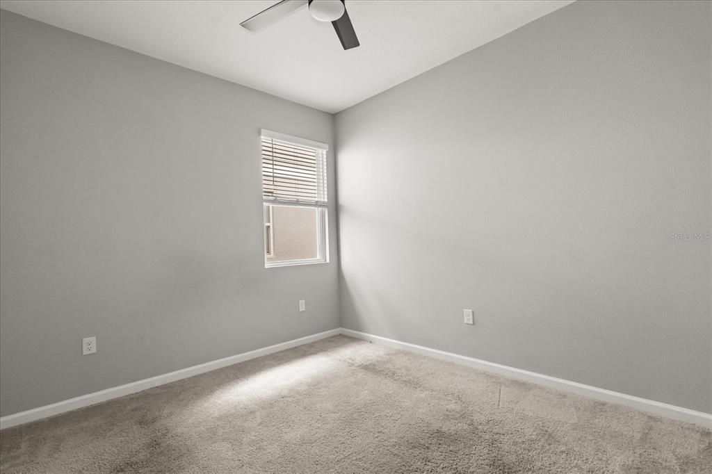 合同活跃: $269,900 (4 贝兹, 3 浴室, 2132 平方英尺)