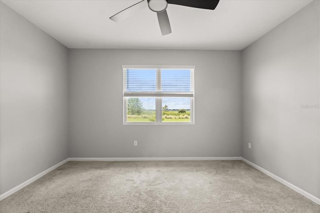 合同活跃: $269,900 (4 贝兹, 3 浴室, 2132 平方英尺)