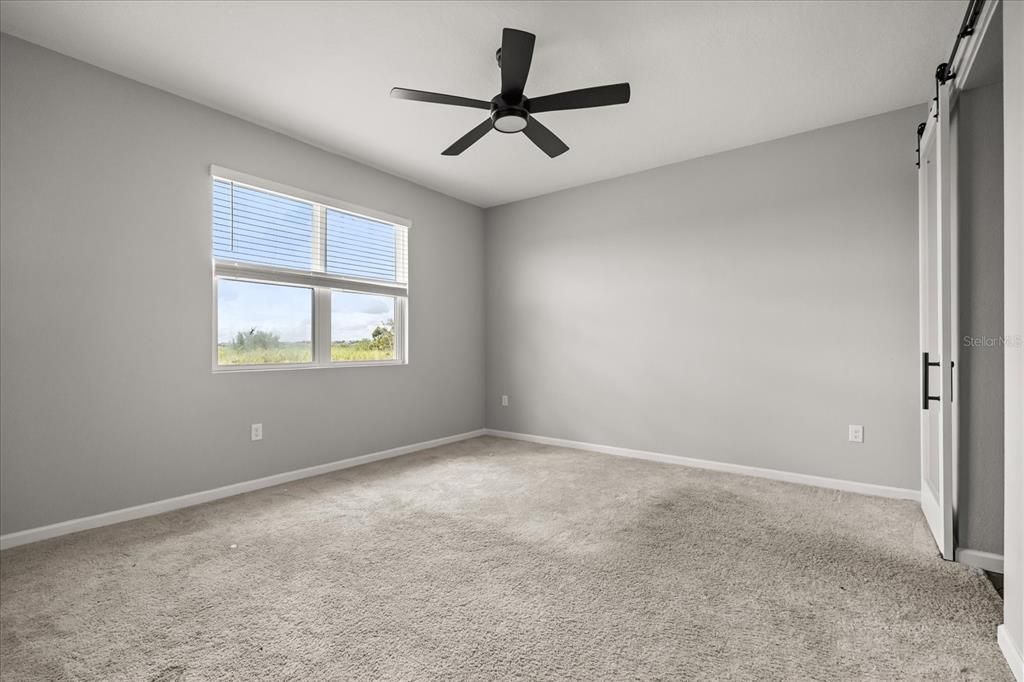 合同活跃: $269,900 (4 贝兹, 3 浴室, 2132 平方英尺)