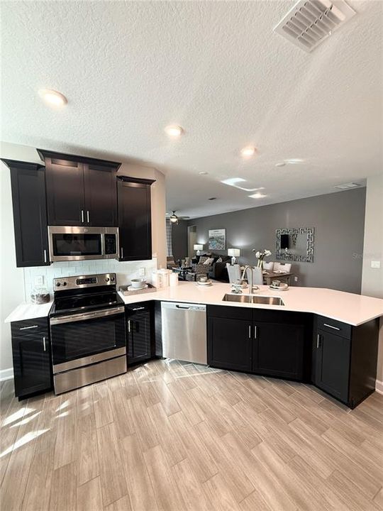 На продажу: $535,000 (4 спален, 3 ванн, 2133 Квадратных фут)