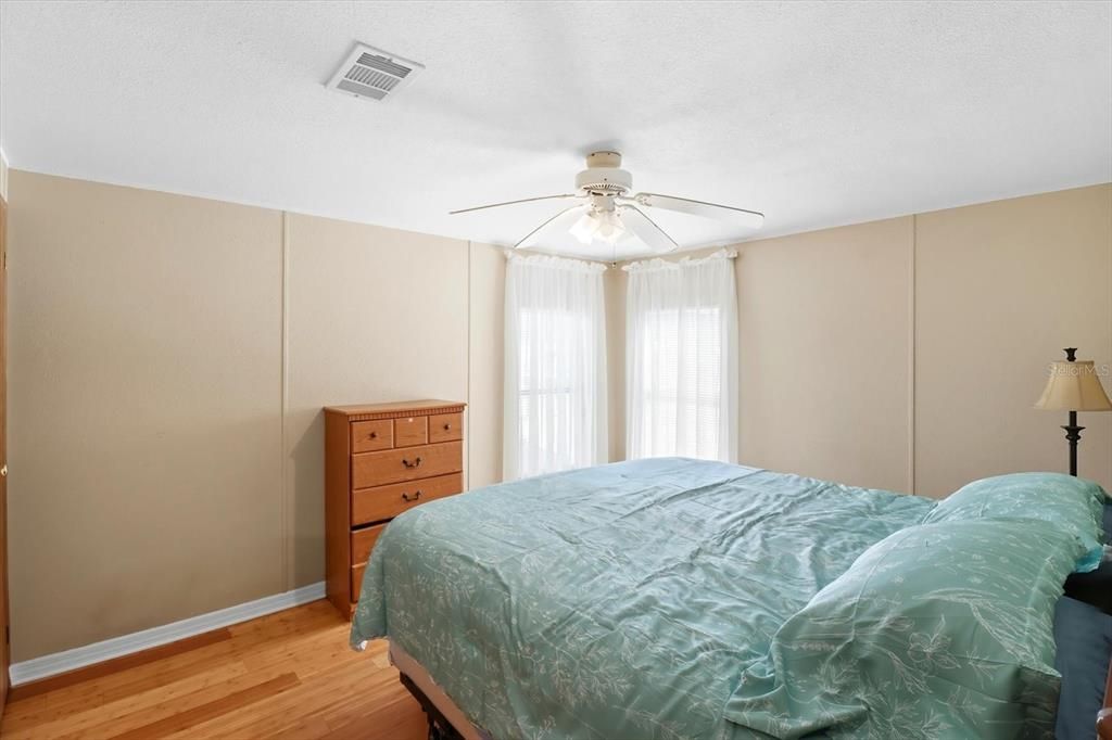 For Sale: $225,000 (3 beds, 2 baths, 1501 Square Feet)